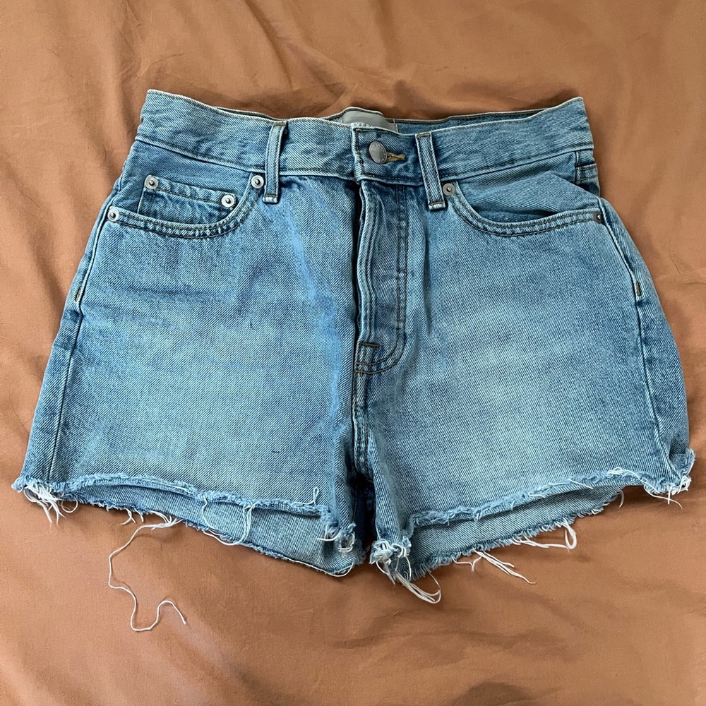 Everlane Relaxed 90s Shorts
